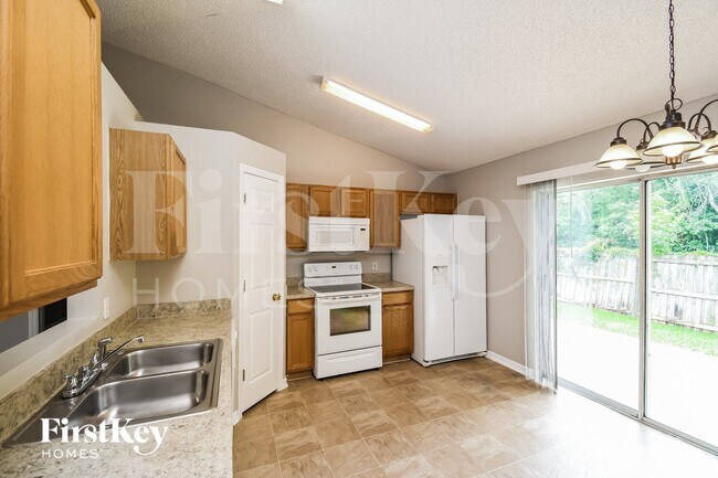 Photo - 6913 Playpark Trail