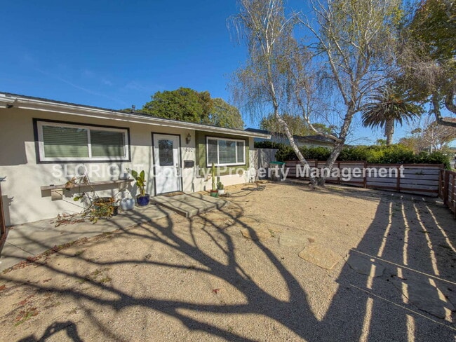 Photo - AVAILABLE MARCH - Spacious Home in Laguna Lake - 4 Bed / 2 Bath