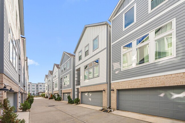 Photo - 622 Janisch Rd Unit I