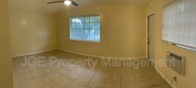 Photo - 2701 NW 12th Ct Unit Apt 1