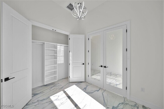 Photo - 2521 Diplomat Pkwy W