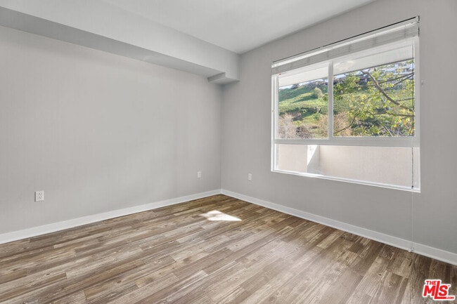 Photo - 12655 Bluff Creek Dr Unit 102