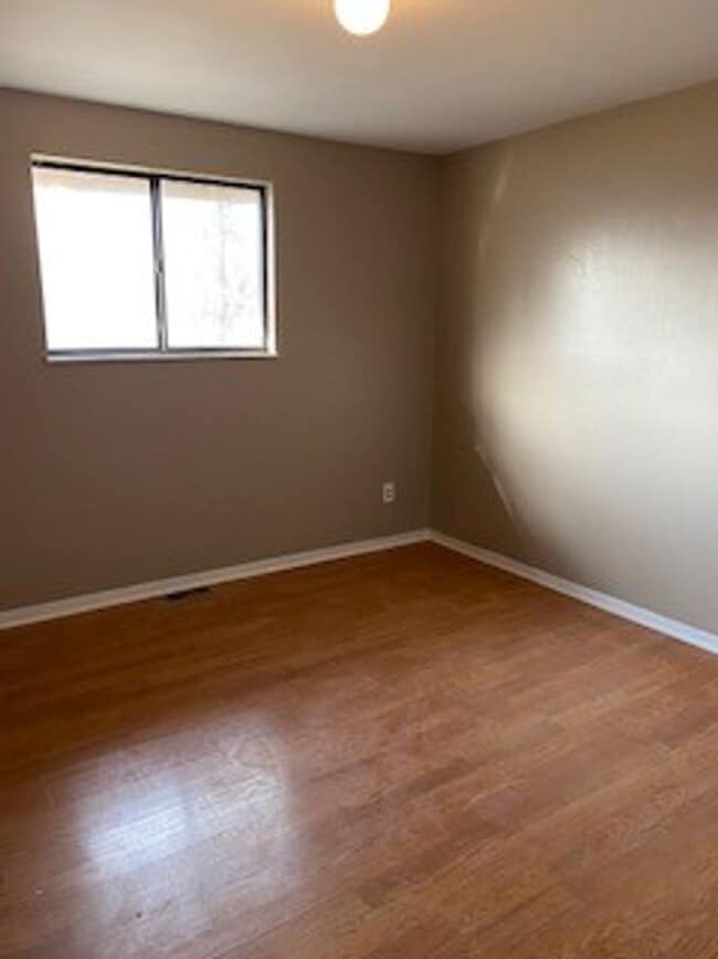 Photo - 4 Bedroom House in Alton