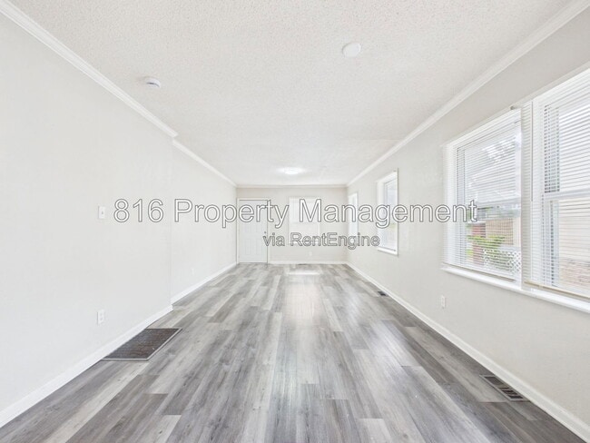 Photo - 5715 Wabash Ave