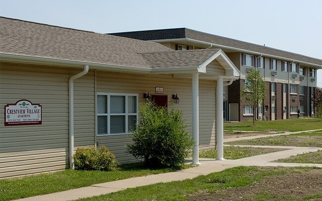 Building Photo - 200 N Crestlane Dr Rental