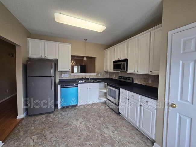 Photo - 210 Brittany Way