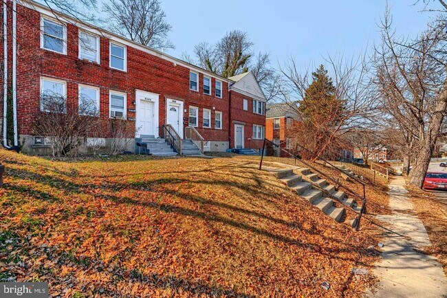 Photo - 5626 Midwood Ave