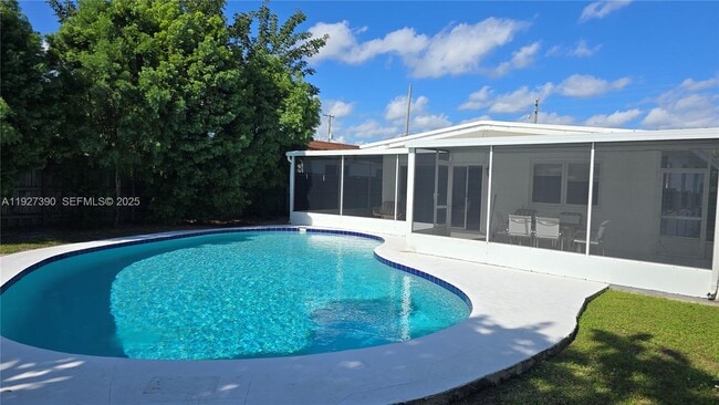 Photo - 6550 SW 26th St