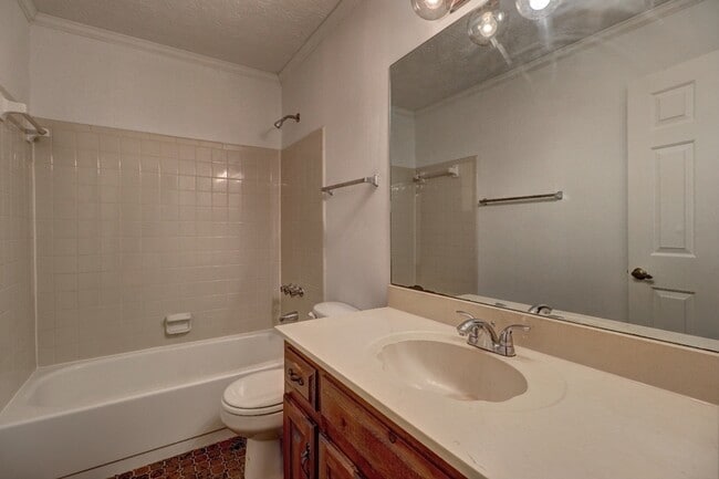 Photo - 1562 Circlestone Dr