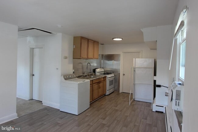 Photo - 104 Lincoln Ave SW