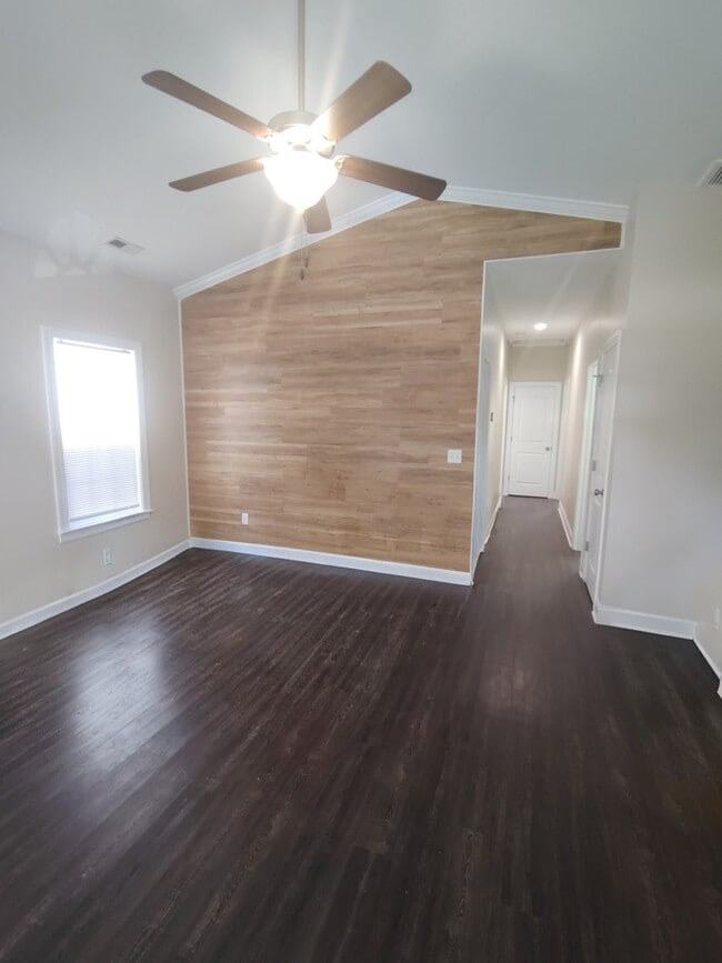 Photo - 372 Dwight St