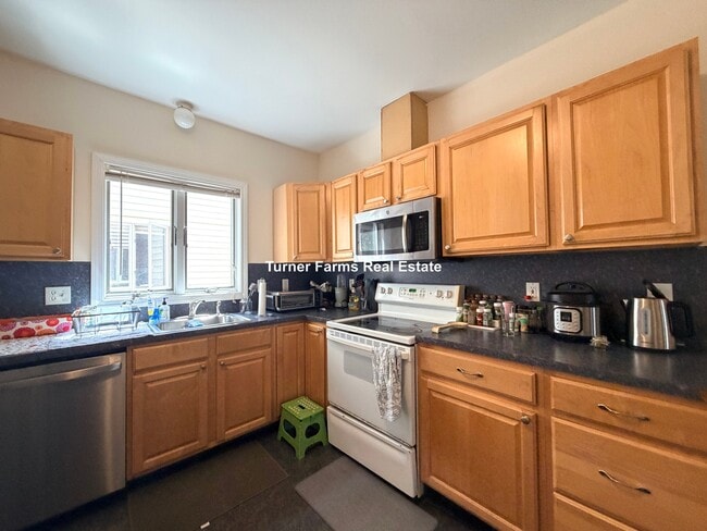 Building Photo - 288 Boston Ave Unit 2