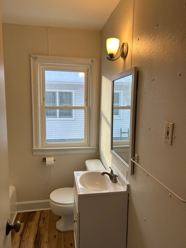 Photo - 1607 Howard St