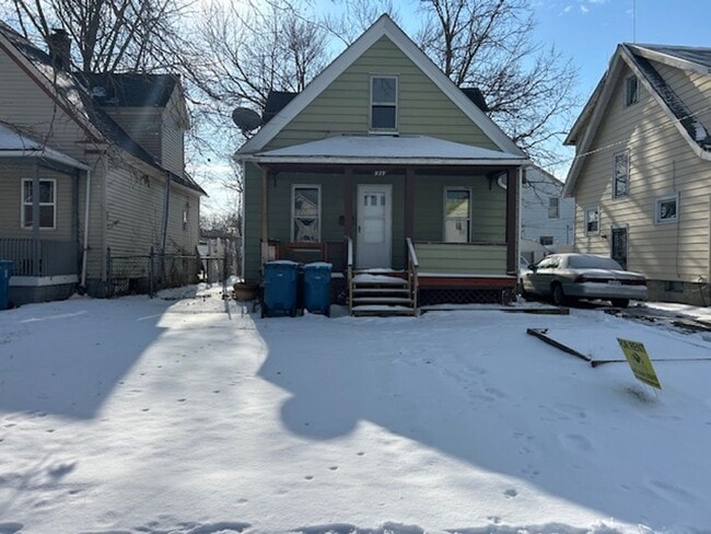 Building Photo - 3 Bed- 1 Bath Single Family Home