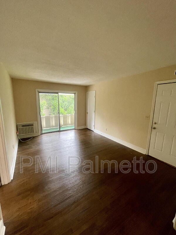Photo - 3209 Wilmot Ave Unit 2B