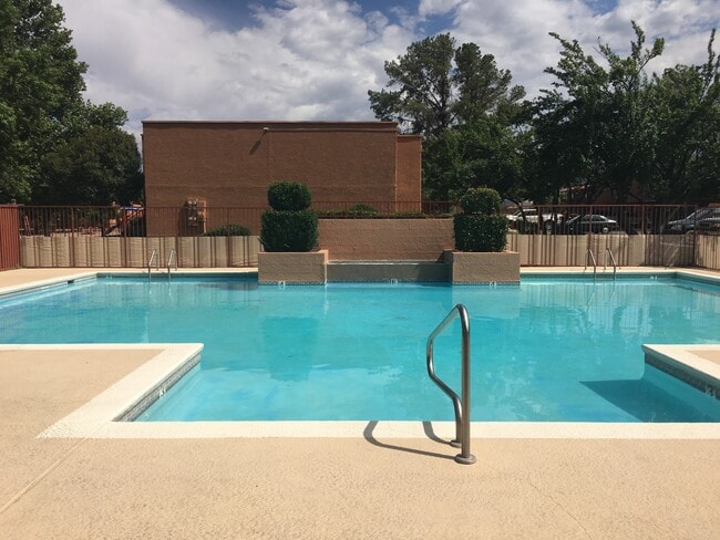 Photo - Garden Plaza Apartments