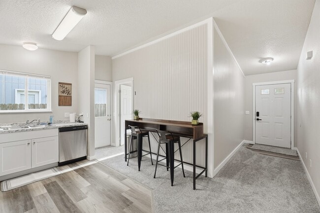 Photo - 113 W 23rd Ave