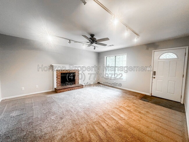 Photo - 4925 Farmstead Ct NE