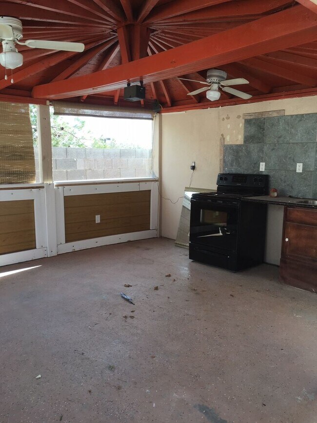 913 Shadow Mountain Pl Unit 1