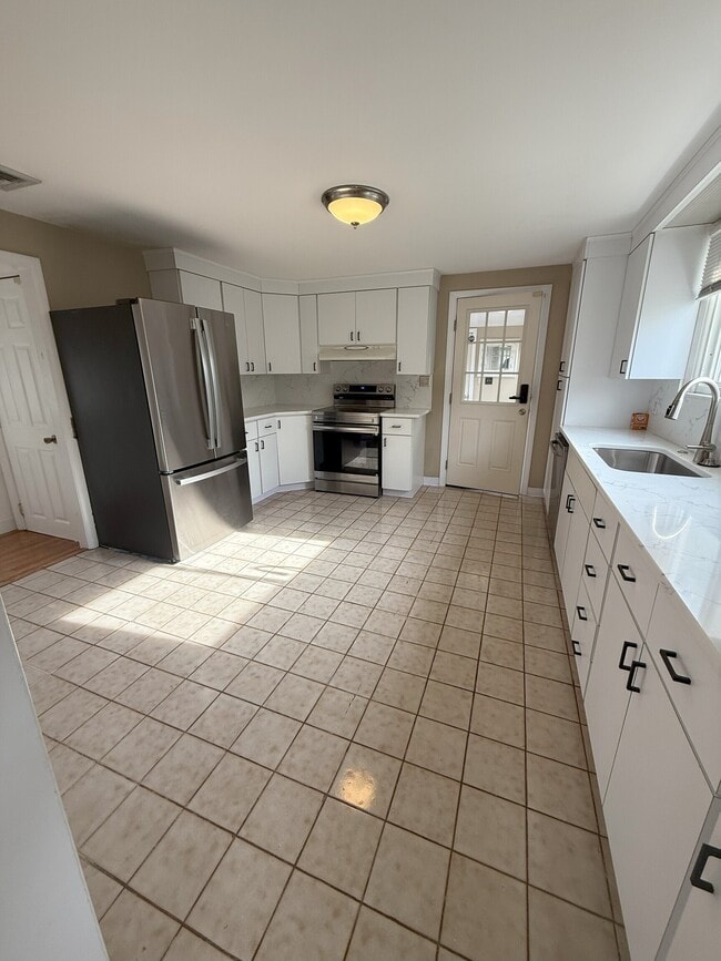 Photo - 6 Wells Farm Dr