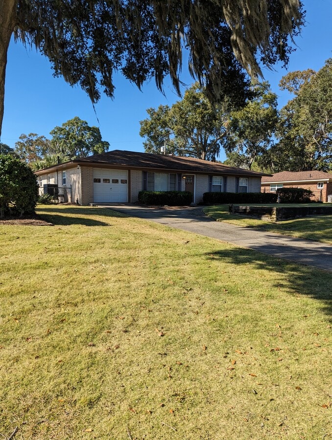 Photo - 11701 Largo Dr