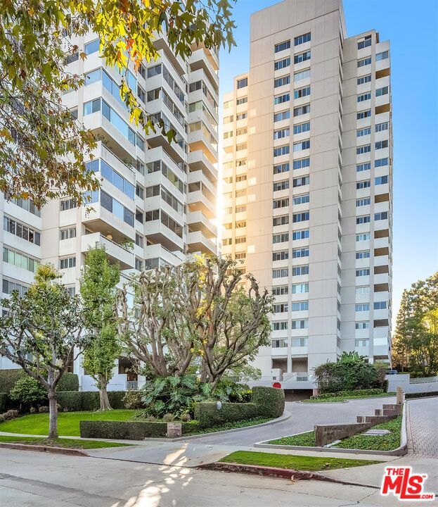 865 Comstock Ave Unit 4C
