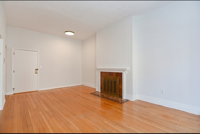 Photo - 922 Beacon St Unit 14