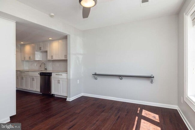 Photo - 3206 Emerald Pl