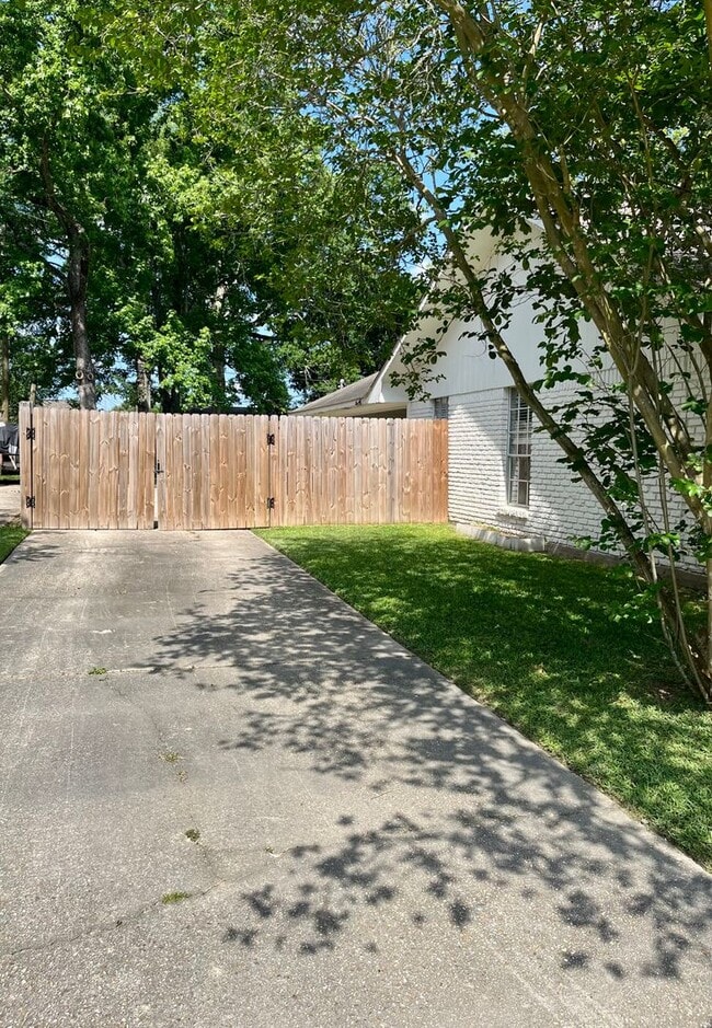 Photo - Adorable St. George 3BR/2BA home located at Highland @ Jefferson area with all appliances included!