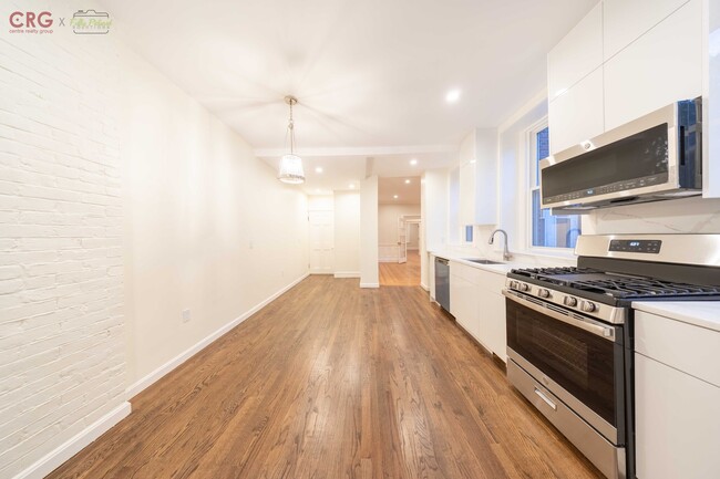 Photo - 1726 Beacon St