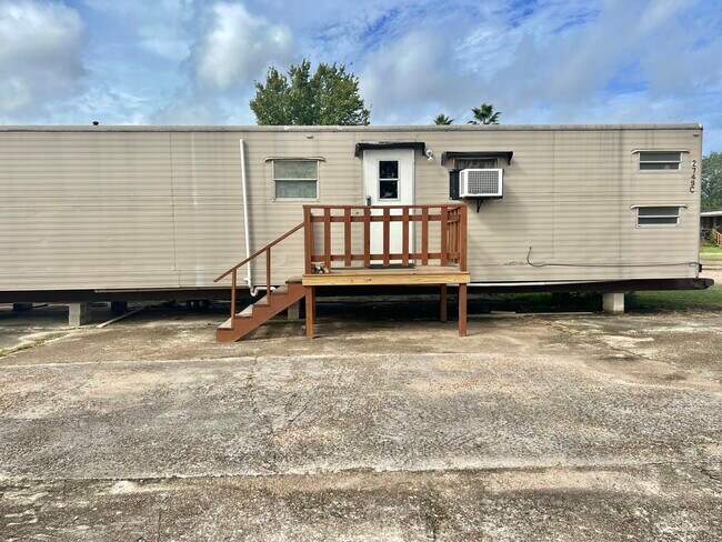 2749 Wagon Trail Rd