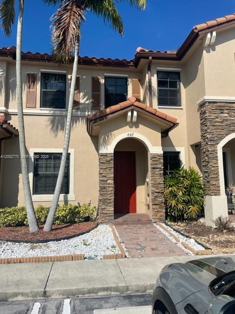 Photo - 642 SE 32nd Ave