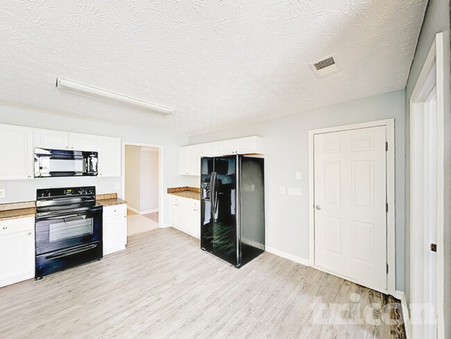 200 Shenandoah Dr