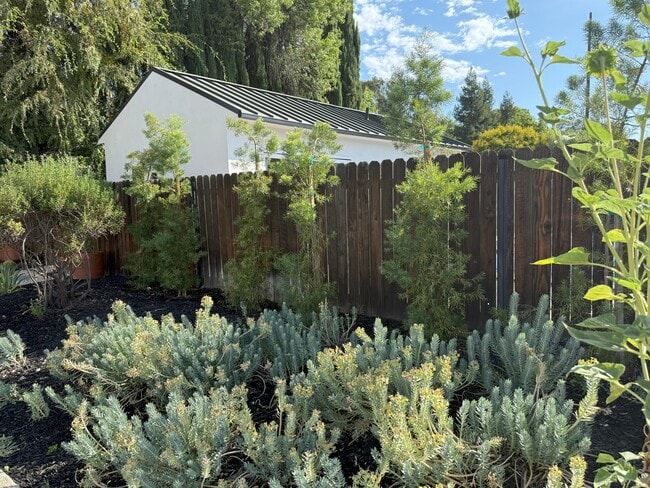 Photo - 5918 Hinton Ave