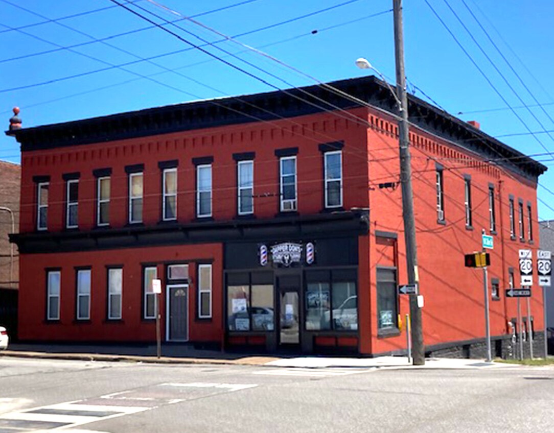 Photo - 2525 Peach St Unit Eastroom2