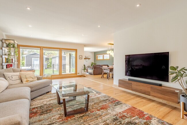 Photo - 715 Lamon Ave