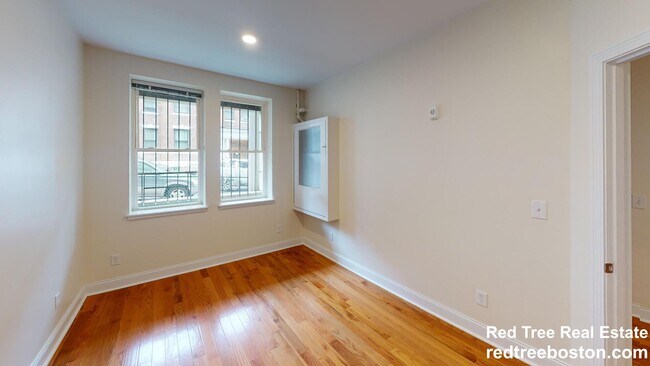 Photo - 123 Sutherland Rd Unit A