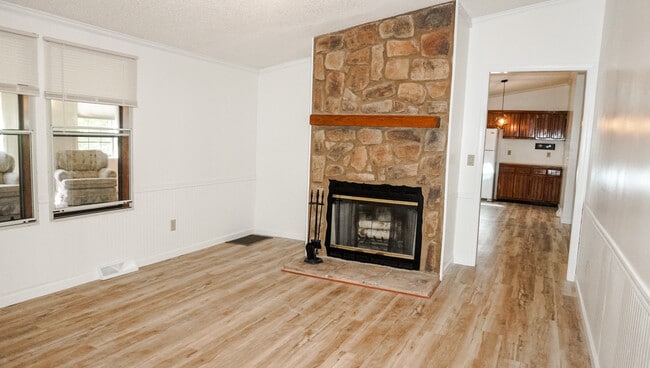 Photo - 7 Breakwater Dr