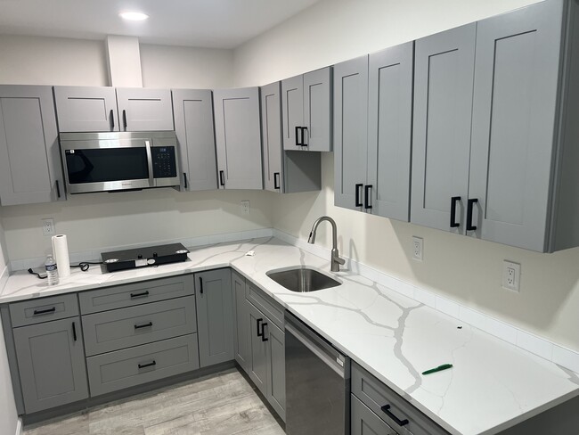 Photo - 32 Kathleen Pl Unit 1 Bedroom Basement Appt