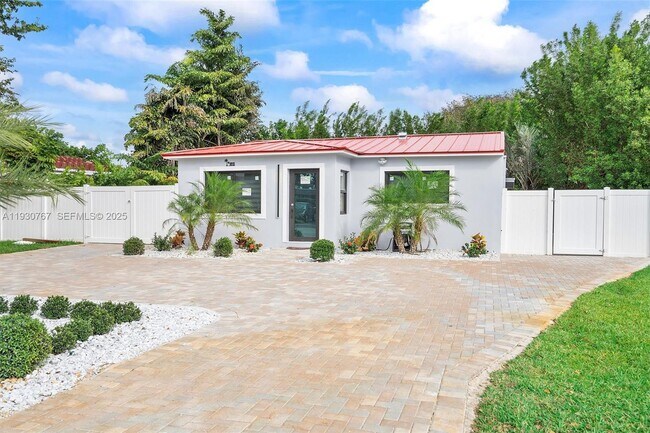 Photo - 1815 N 27th Ave