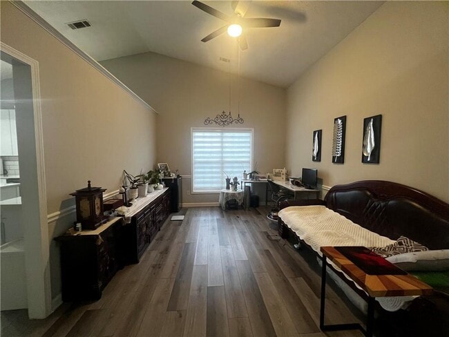 Photo - 130 Morning Glen Dr