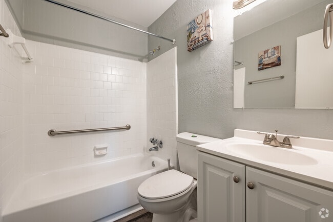 2BR, 1BA - 1000SF