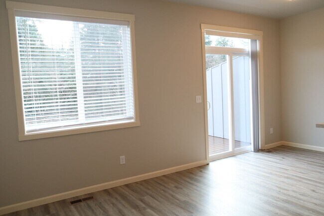 Photo - r205CloverDaleRoad Unidad B