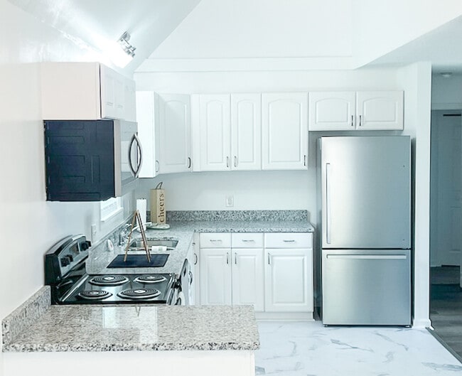 Photo - 1600 S Beltline Blvd