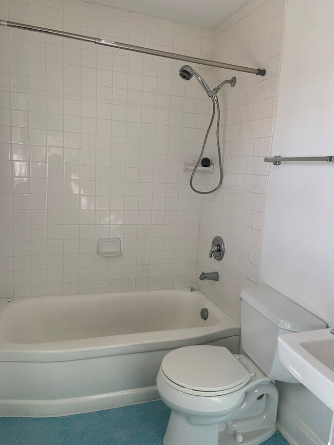 3 BR House w/ Fencedin Yard Convenient to... Rental House Rental in