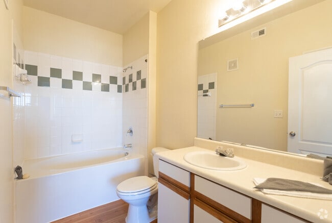 3BR 2BA - 1,221 SF - Cypress Creek Jason Avenue