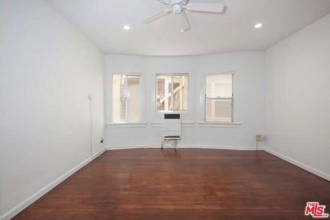 40 Rose Ave Unit 2