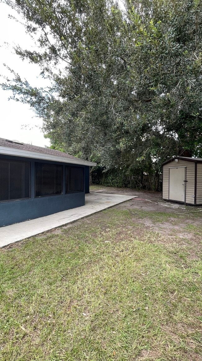 1533 Lay Ct