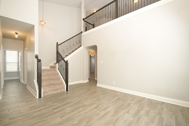 Photo - HUGE 5 bedroom 4.5 bathroom for rent- 15 m...