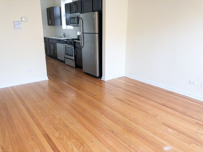 Photo - 4122 W Addison St Unidad 2